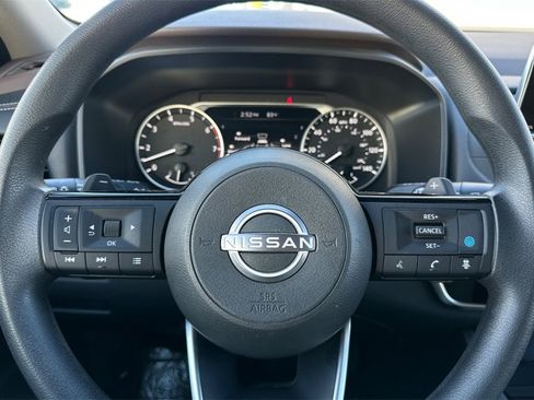 Used 2023 Nissan Rogue SV image 26