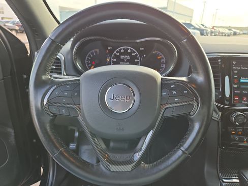 Used 2021 Jeep Grand Cherokee Freedom Edition AWD/4WD image 16