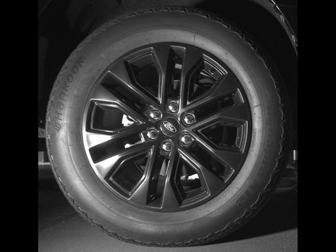 Used 2024 Ford F150 Lariat w/ FX4 Off-Road Package AWD/4WD image 9