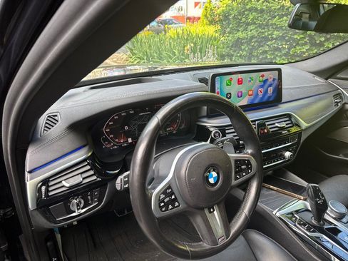 Used 2022 BMW M550i xDrive AWD/4WD image 17