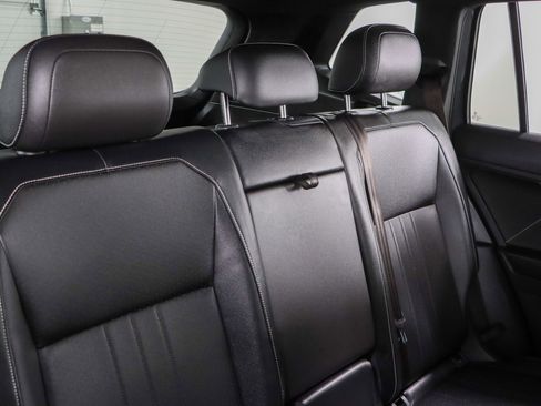 Used 2022 Volkswagen Tiguan SE R-Line image 28