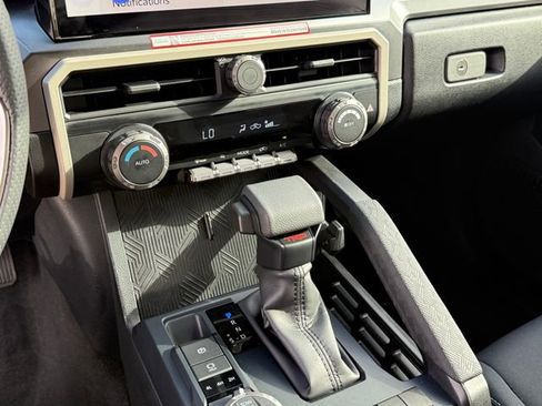 Used 2025 Toyota Tacoma TRD Off-Road image 19