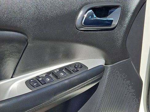Used 2020 Dodge Journey SE FWD image 12