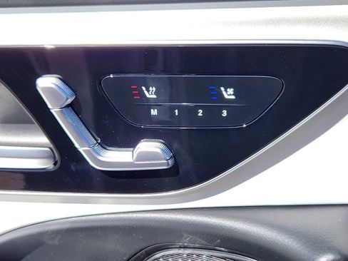 Used 2025 Mercedes-Benz E 450 4MATIC Sedan image 8