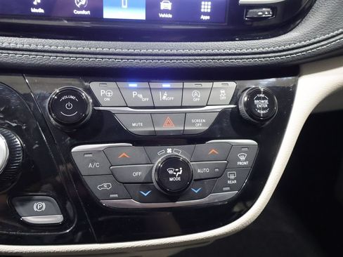 Used 2024 Chrysler Pacifica Touring-L w/ Road Tripper Package FWD image 26
