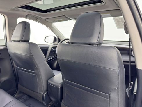 Used 2017 Toyota RAV4 Limited image 30