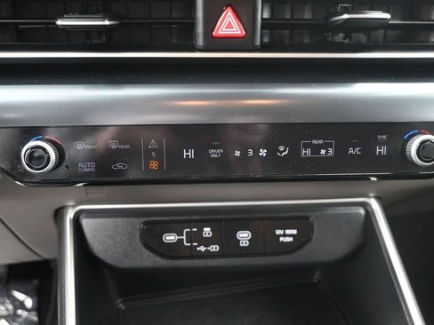 Certified 2025 Kia Carnival LXS image 21