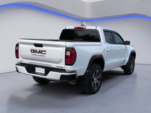 Used 2025 GMC Canyon AT4 w/ Technology Plus Package AWD/4WD image 9