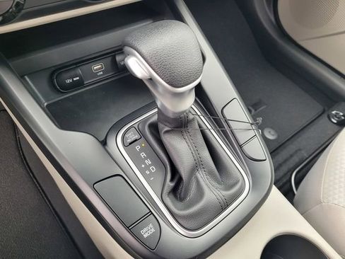 Used 2025 Kia Soul LX image 14