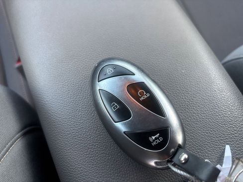 Used 2025 Hyundai Elantra SEL image 27