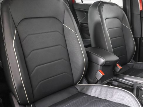 Used 2024 Volkswagen Tiguan SEL R-Line image 46