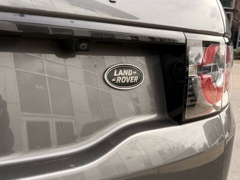 Used 2016 Land Rover Discovery Sport SE AWD/4WD image 9