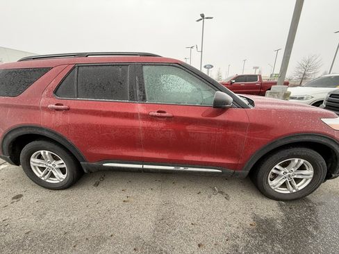 Used 2021 Ford Explorer XLT w/ Equipment Group 202A image 12
