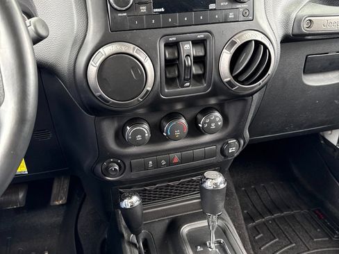 Used 2017 Jeep Wrangler Unlimited Sport w/ Quick Order Package 24S AWD/4WD image 17