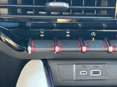 Used 2024 GMC Canyon AT4X image 22