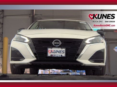 Used 2024 Nissan Altima 2.5 SV image 4