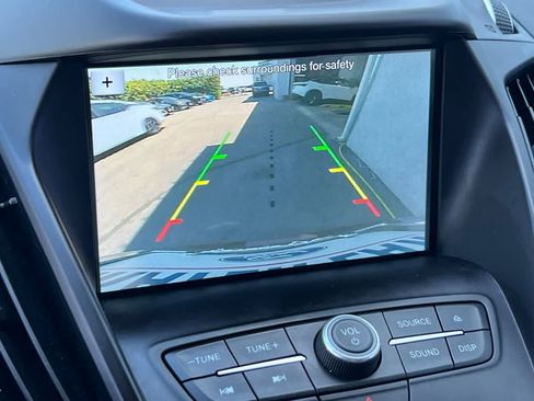 Used 2018 Ford Escape SE w/ SE Sport Appearance Package image 21