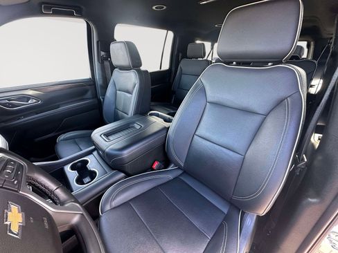 Used 2023 Chevrolet Suburban Premier AWD/4WD image 25