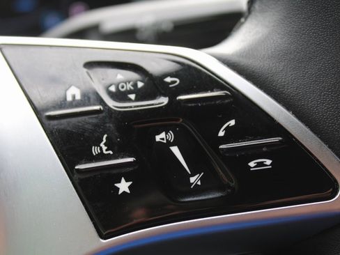 Certified 2025 Mercedes-Benz C 300 Sedan image 31