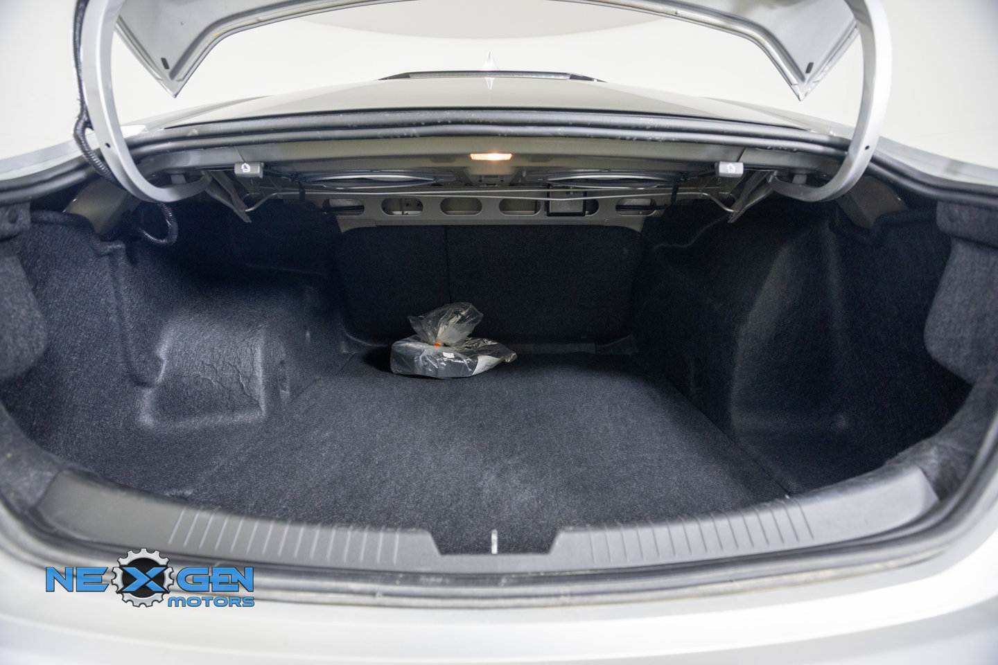 Used 2022 Chevrolet Malibu LT FWD image 33