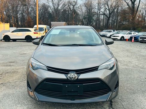 Used 2018 Toyota Corolla LE image 9