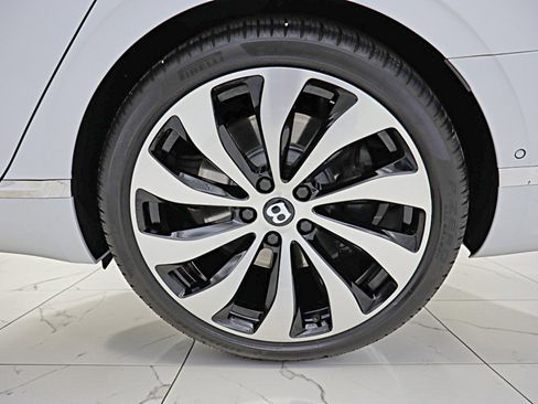 Used 2023 Bentley Flying Spur Azure image 51