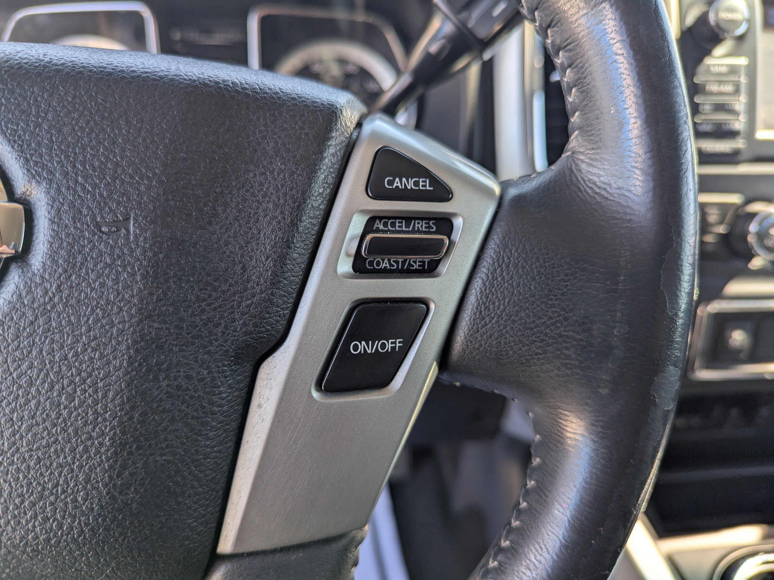 Used 2016 Nissan Titan PRO-4X AWD/4WD image 17