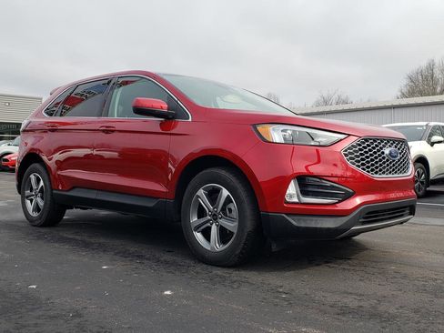 Used 2023 Ford Edge SEL w/ Convenience Package image 3