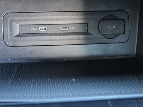 Certified 2022 Volkswagen Atlas Cross Sport SE image 19