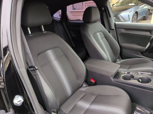 Used 2023 Honda Civic Sport image 19