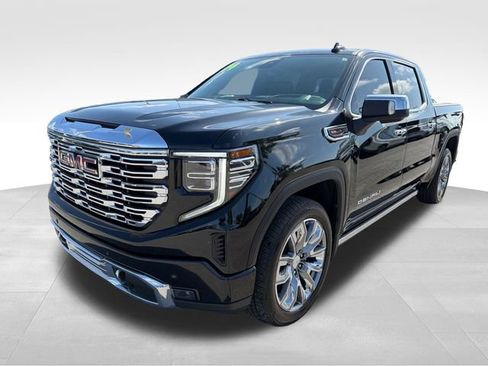 Used 2024 GMC Sierra 1500 Denali AWD/4WD image 3