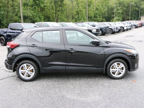 Used 2023 Nissan Kicks S FWD image 9