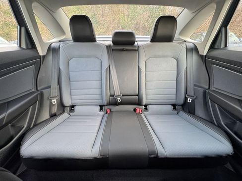 Used 2025 Volkswagen Jetta SE image 35