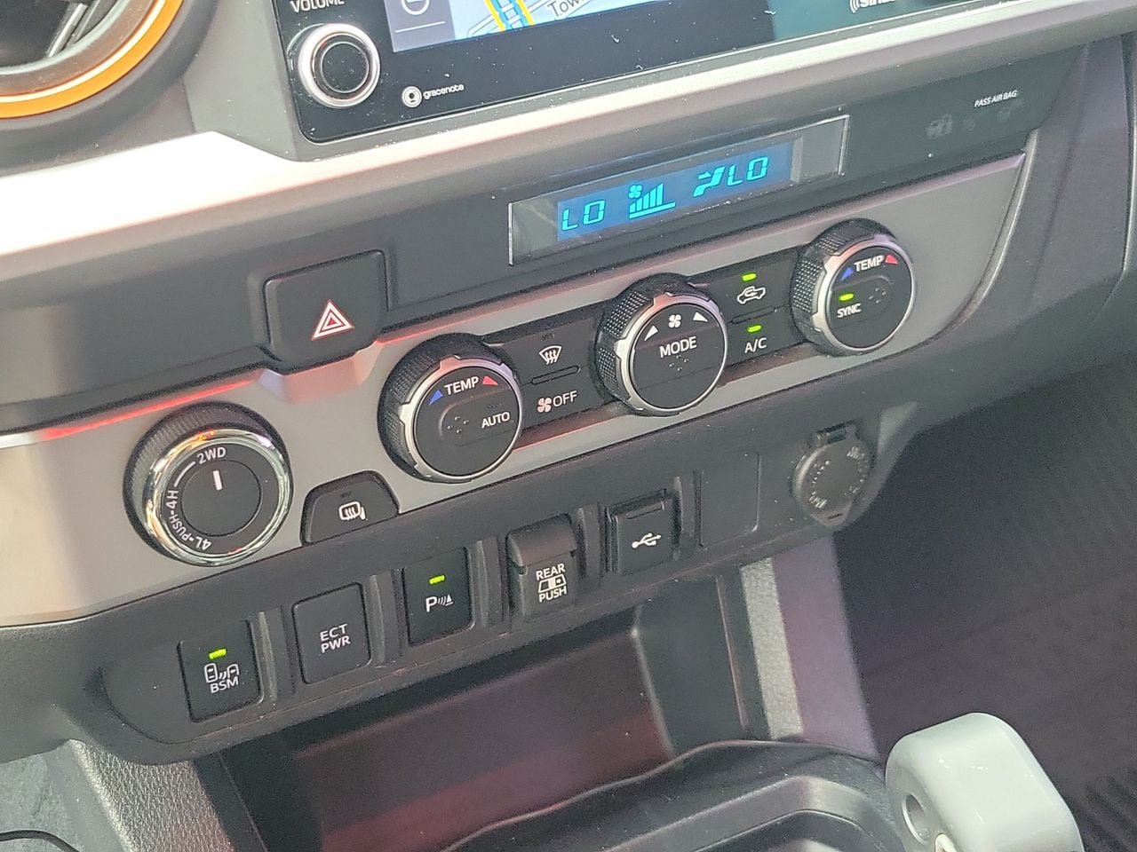Used 2022 Toyota Tacoma SR5 w/ Trail Edition AWD/4WD image 27