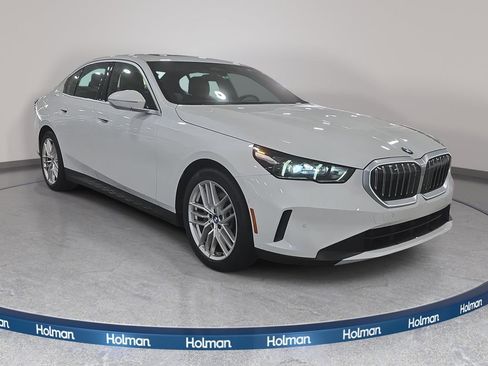Certified 2024 BMW 530i w/ Convenience Package RWD image 3