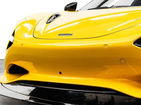 Used 2024 McLaren 750S Spider image 14