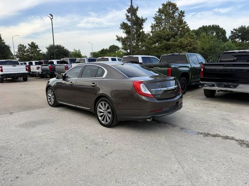Used 2016 Lincoln MKS FWD image 4