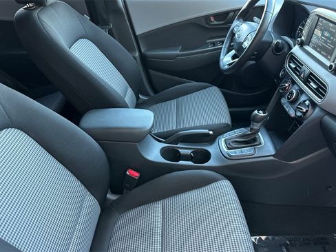 Used 2020 Hyundai Kona SEL w/ Cargo Package image 16