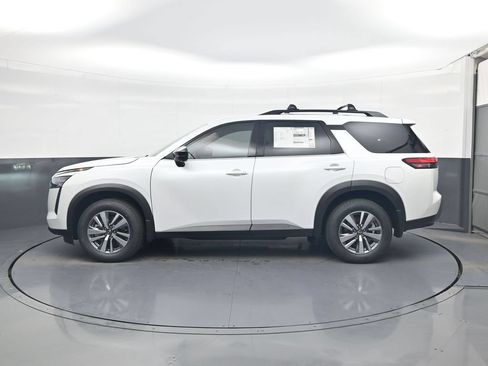 New 2026 Nissan Pathfinder SL w/ Cargo Package AWD/4WD image 4
