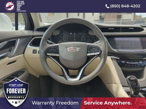 Used 2020 Cadillac XT6 Premium Luxury FWD image 16