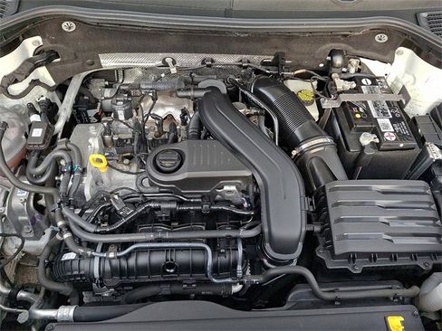 Used 2023 Volkswagen Taos SE image 28