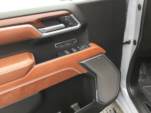 Used 2025 GMC Sierra 1500 Denali Ultimate image 14