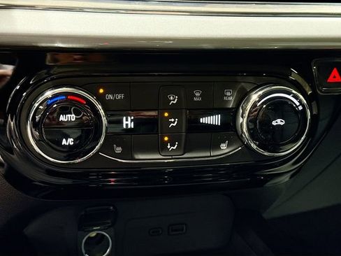 New 2026 Chevrolet Trax LT w/ LT Convenience Package image 18