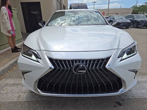 Used 2024 Lexus ES 350 w/ Premium Package image 2