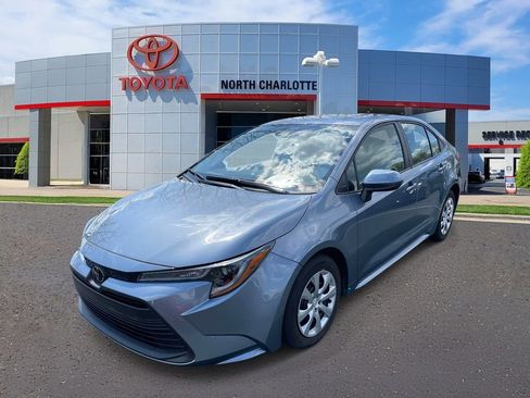 Used 2025 Toyota Corolla LE image 5