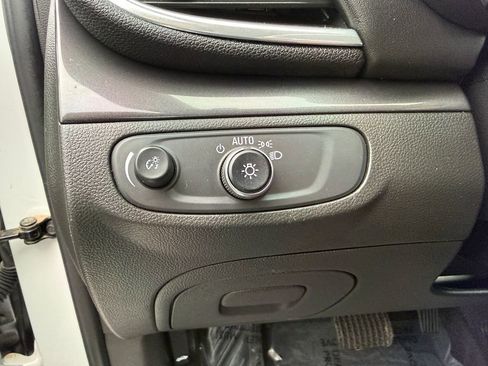 Used 2022 Buick Encore Preferred w/ Safety Package image 21