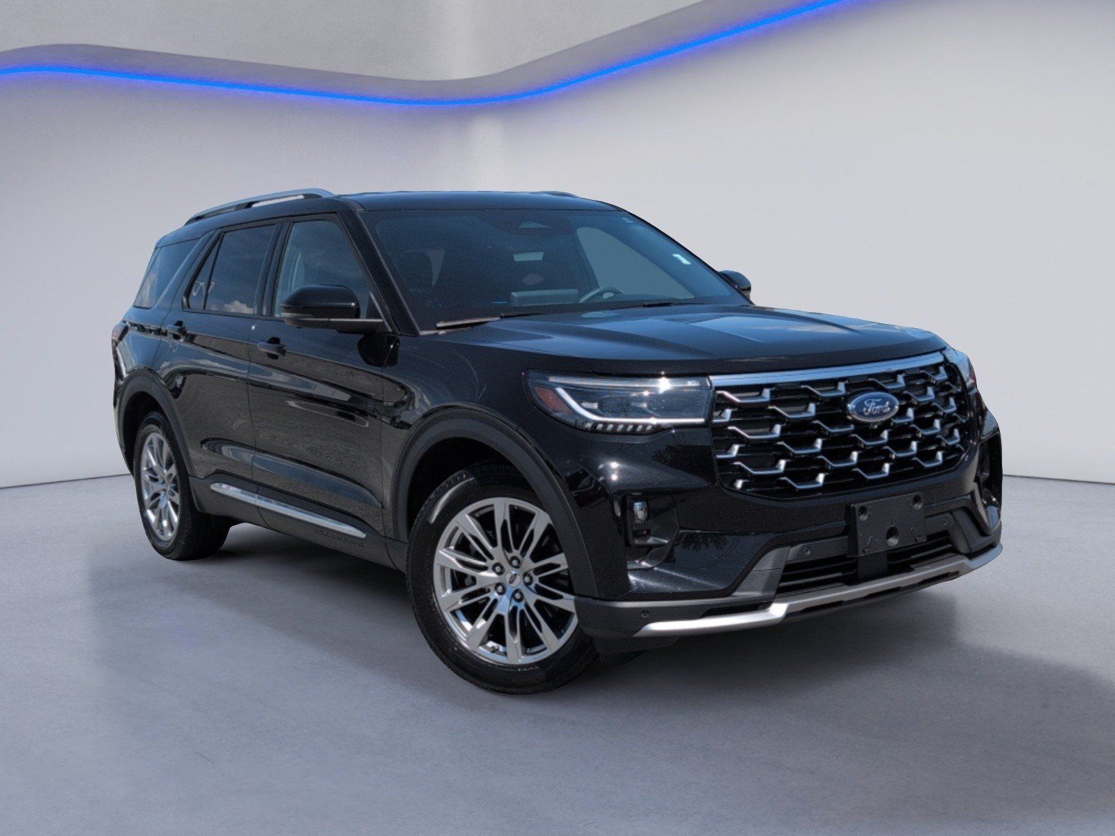 Used 2026 Ford Explorer Platinum RWD image 2