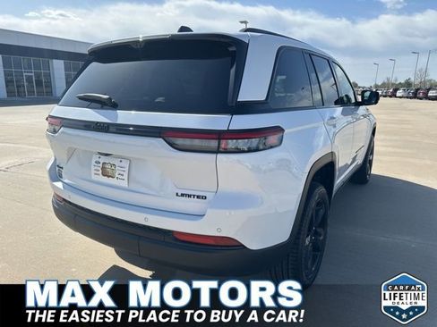 Used 2024 Jeep Grand Cherokee Limited w/ Luxury Tech Group II AWD/4WD image 7