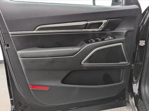 Used 2025 Kia Telluride S image 13