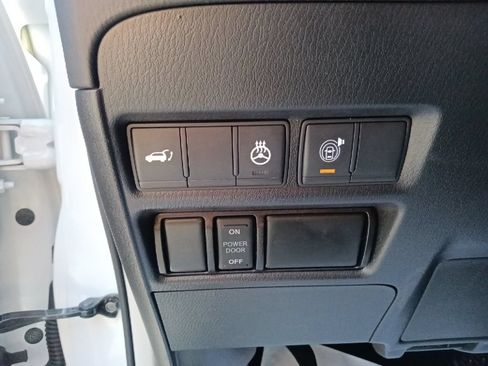 Used 2022 Nissan Armada Platinum w/ Captain's Chairs Package RWD image 18